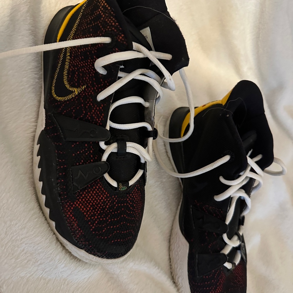 Nike Kyrie 7 Roswell Rayguns